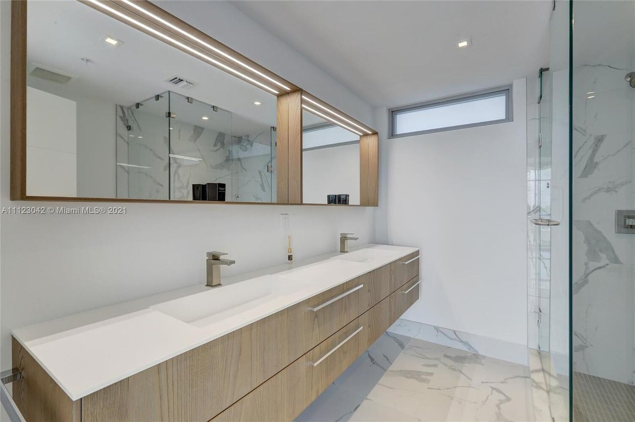 9521 E Bay Harbor Dr, #LP801