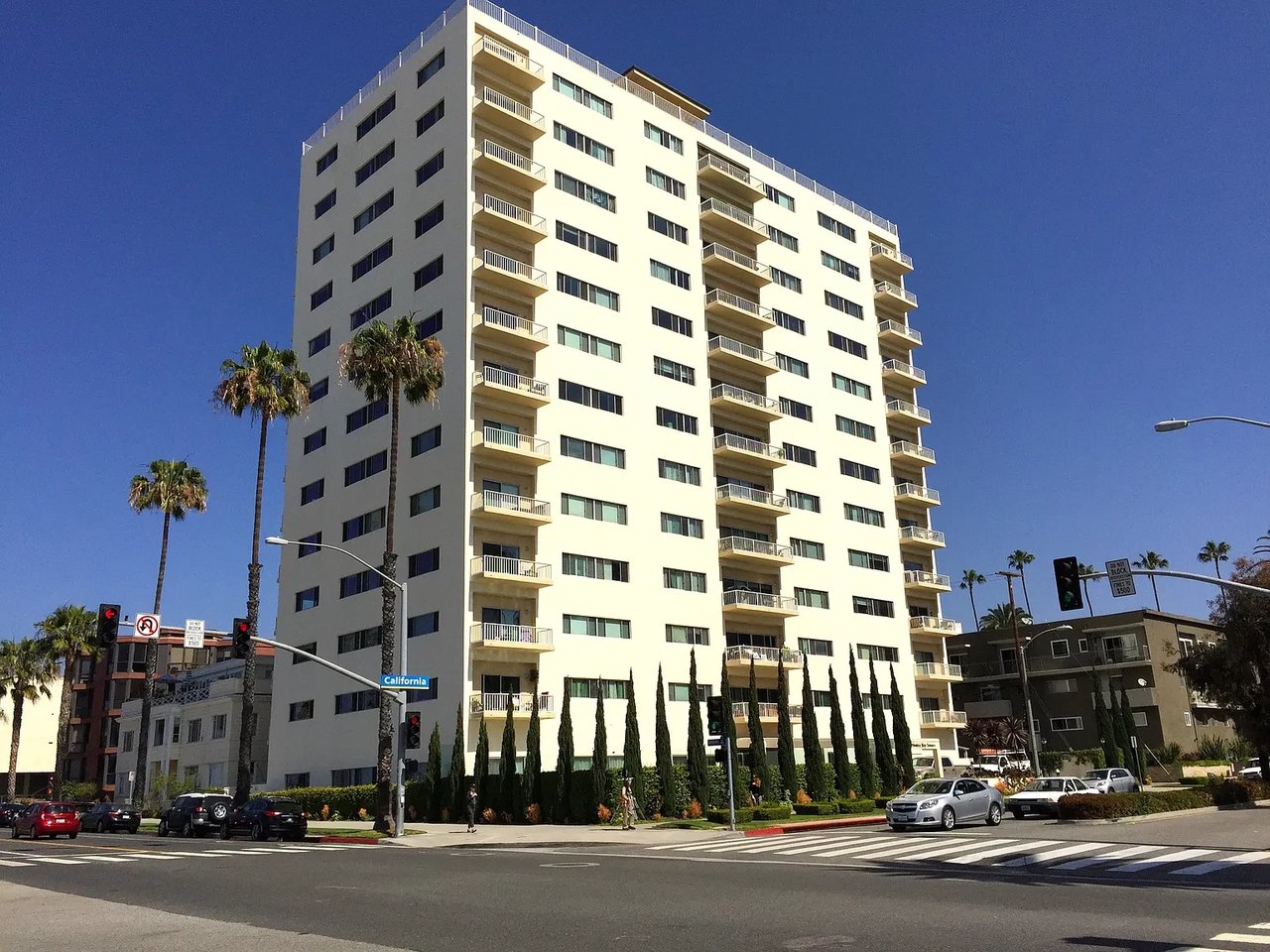 101 California Ave, #207