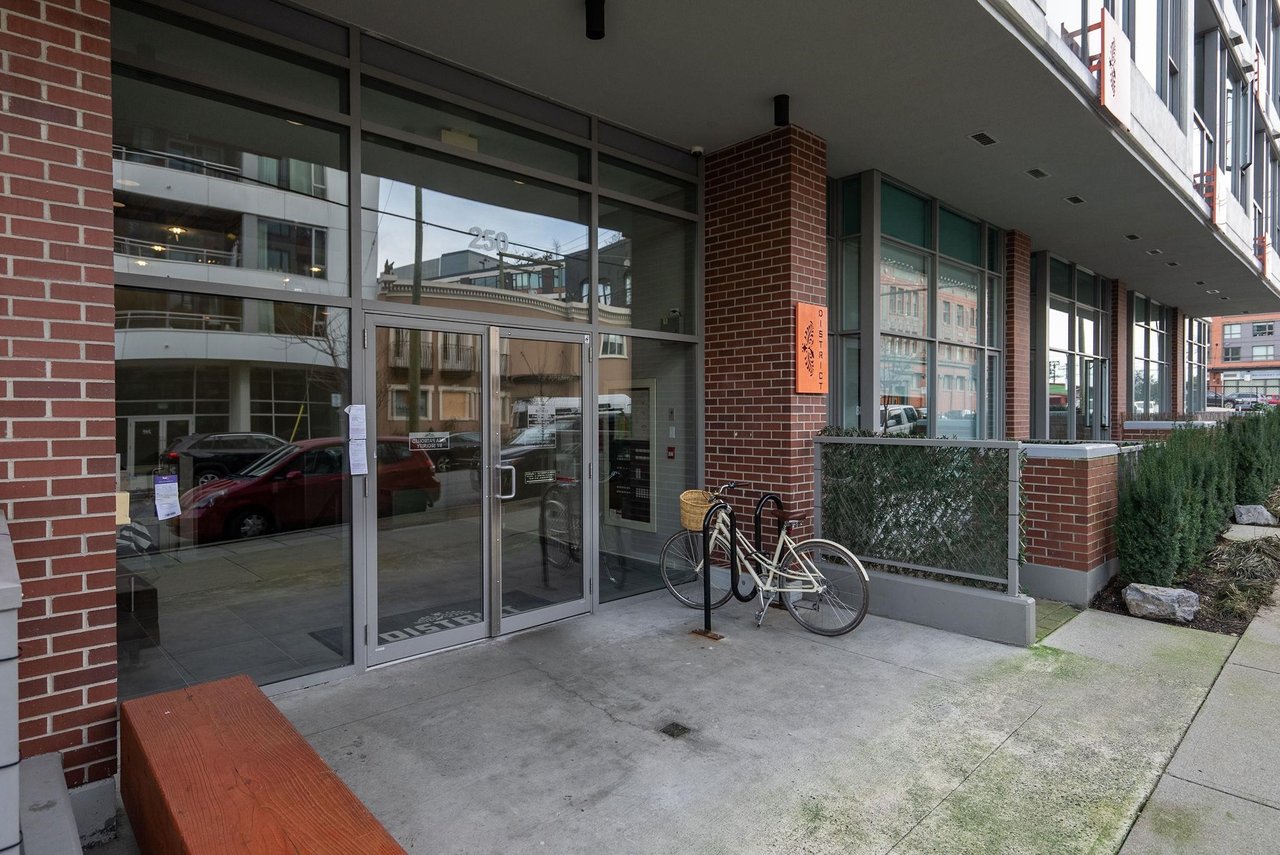 714-250 E 6th Ave