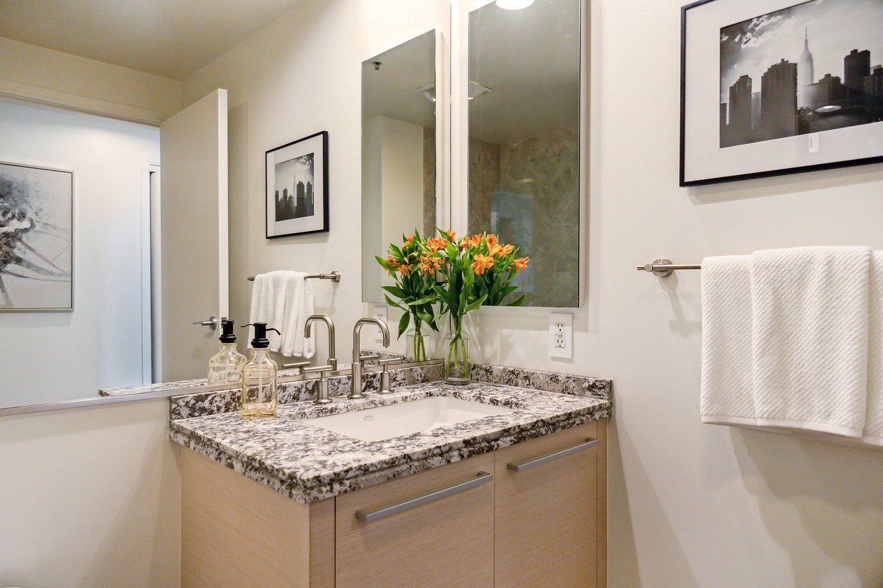 425 1st Street Unit: 4306