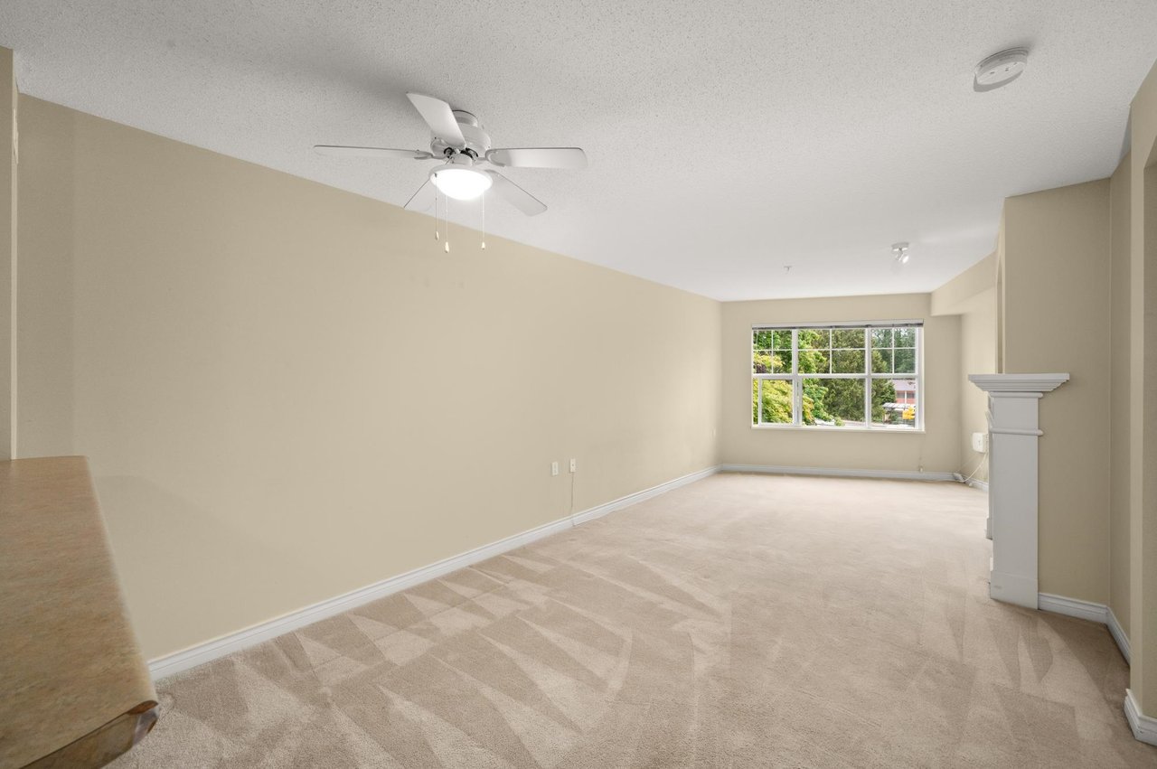214-960 Lynn Valley Rd