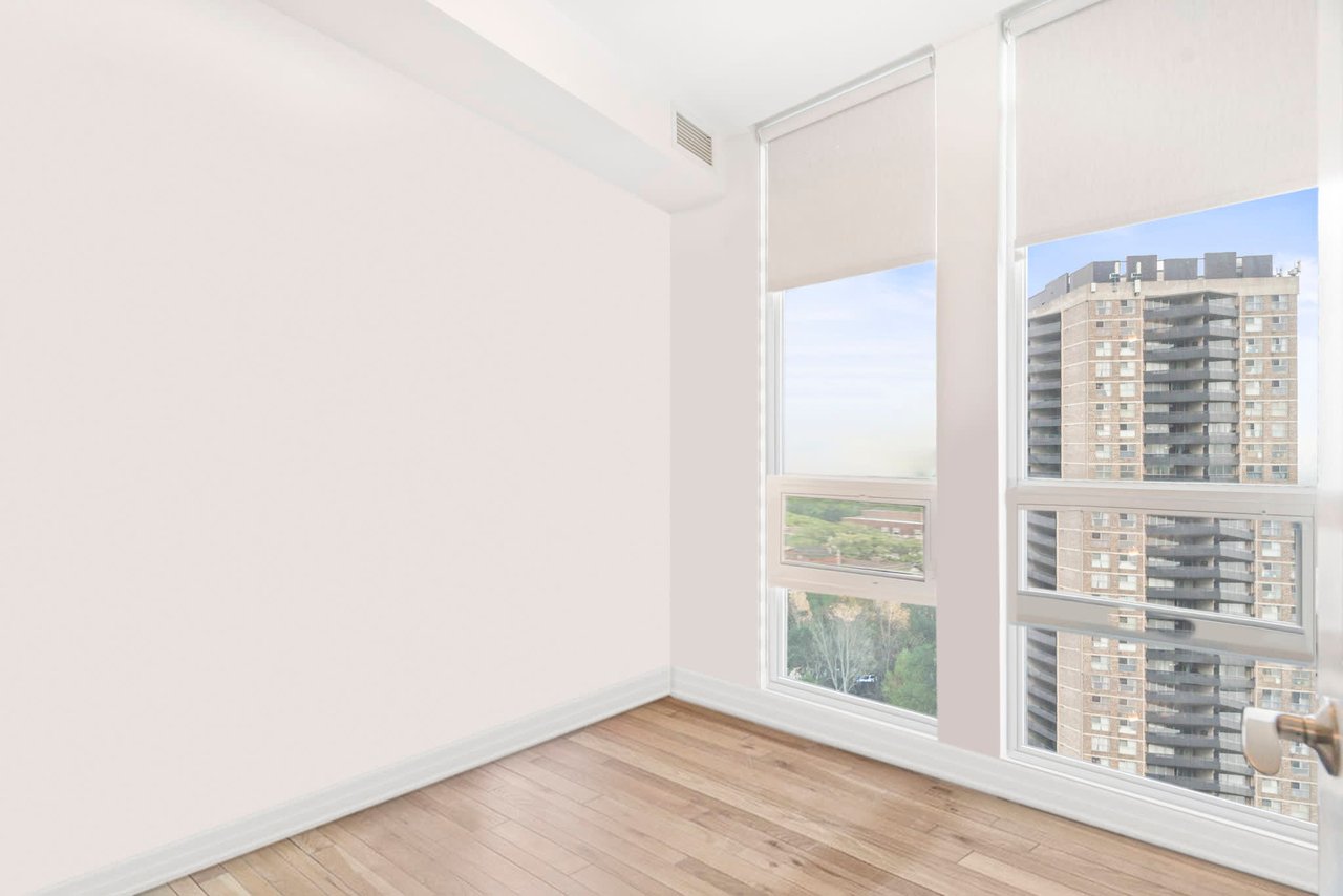 SOLD: Corner Suite At The Desirable 500 St. Clair