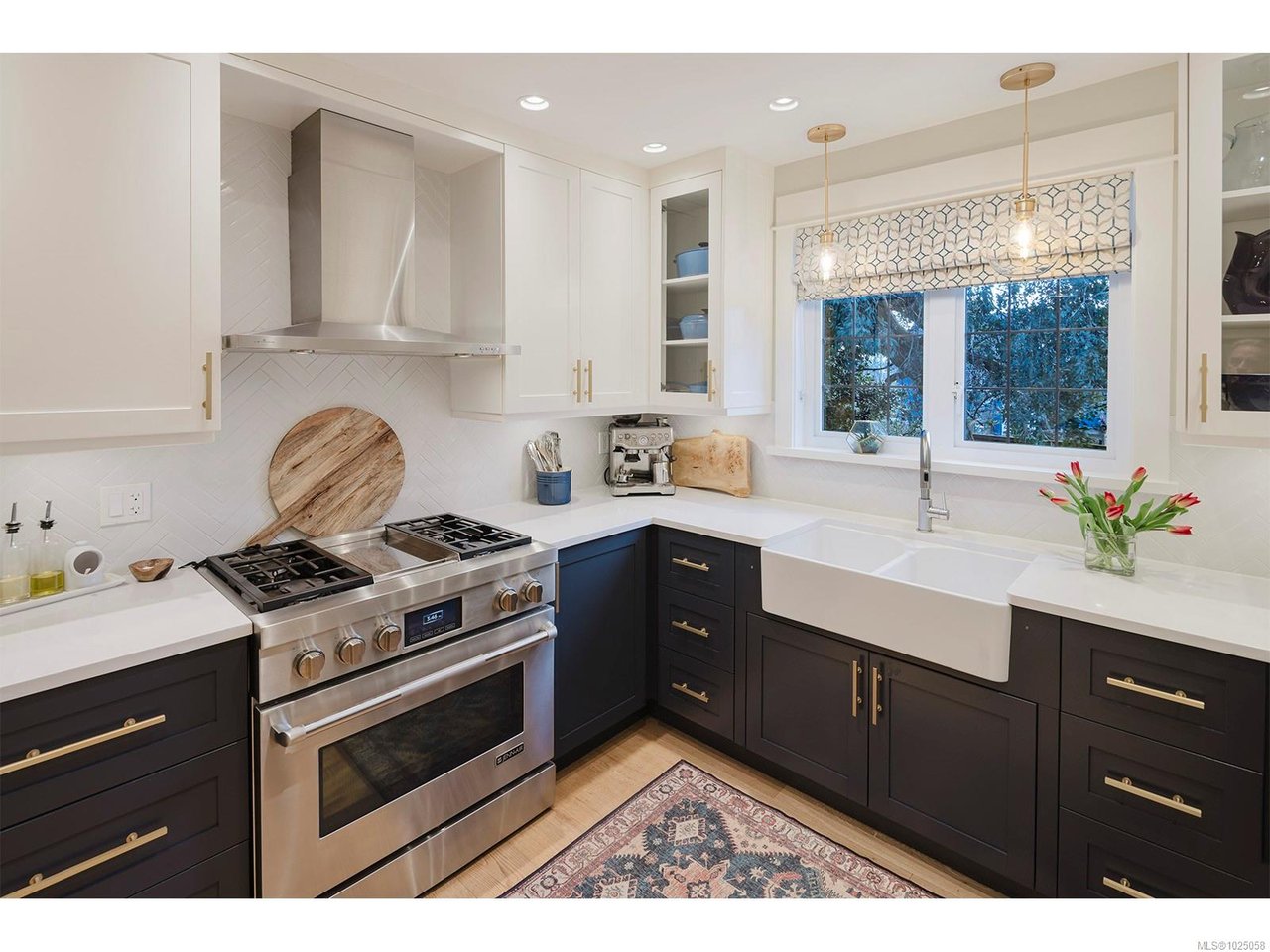 2350 Nottingham Rd, Oak Bay