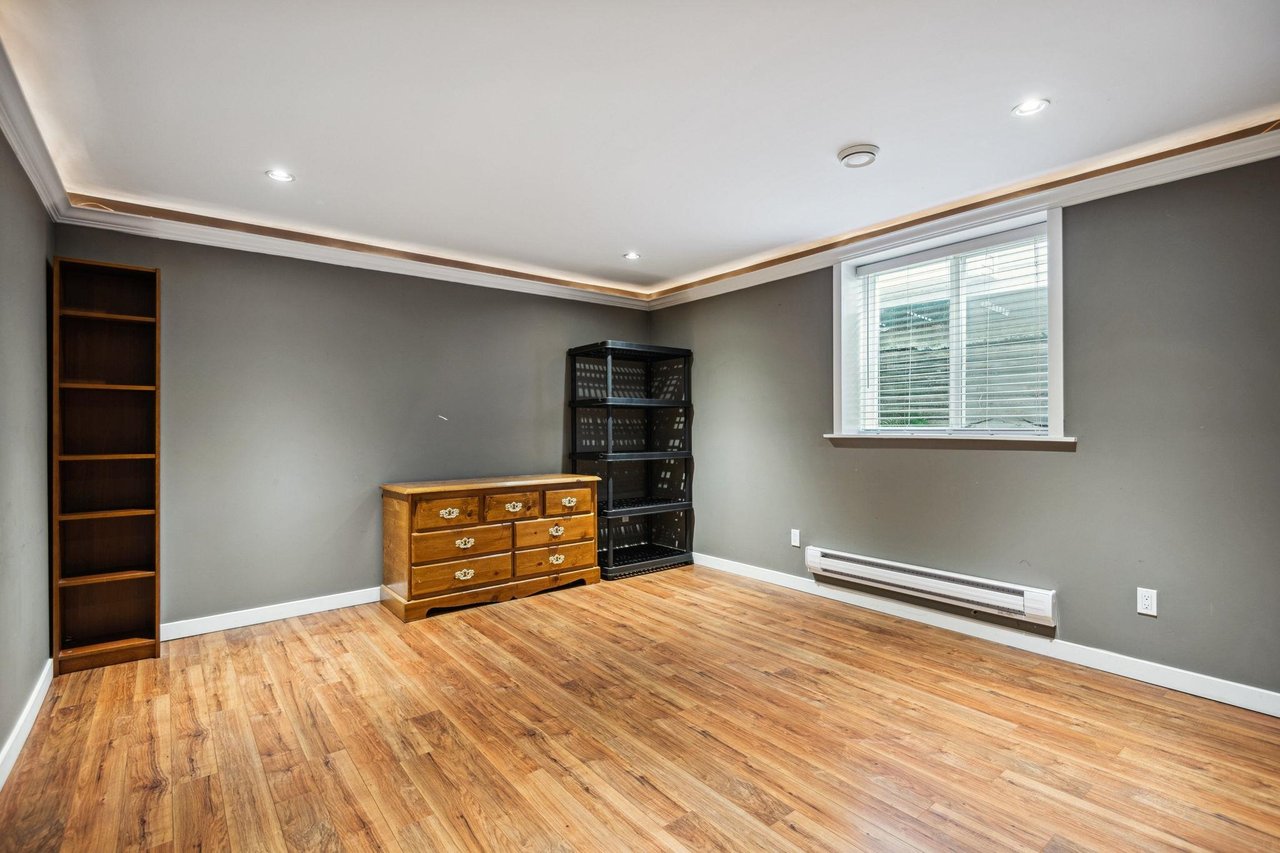 20307 98a Ave