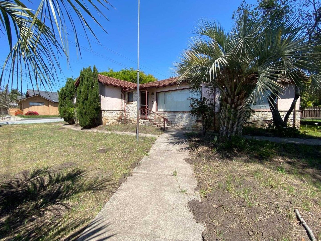 3240 N Main St