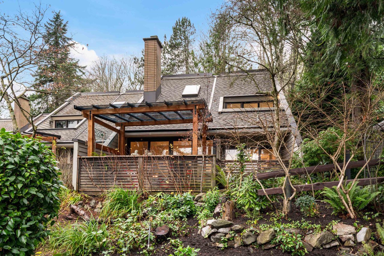 25-4957 Marine Dr