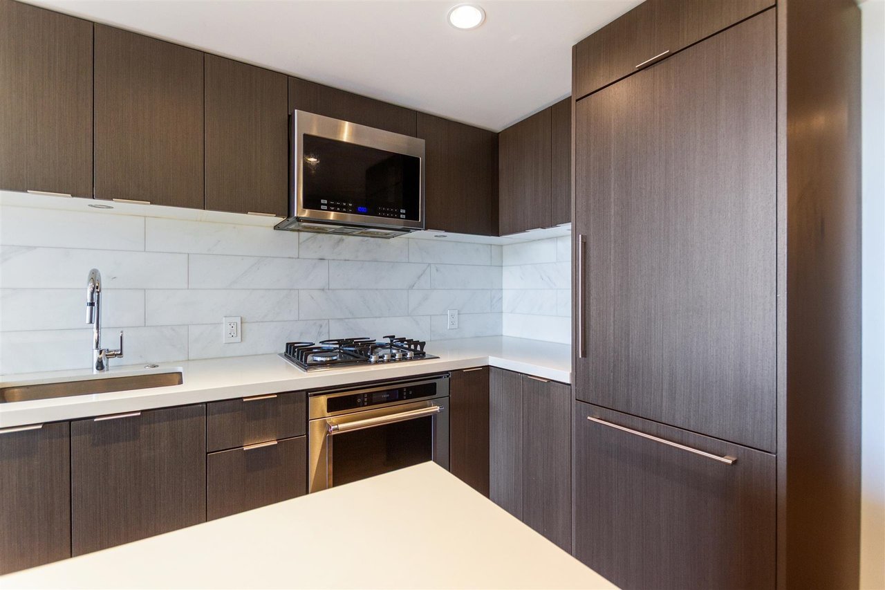 208-8238 Lord St