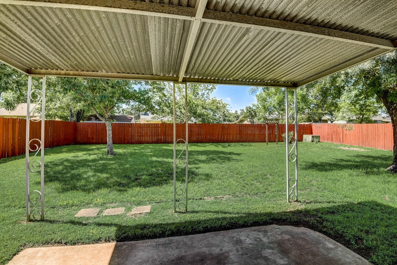 Transform this 1-Story Brushy Creek Home w/ a New Roof into Your Dream Oasis!
