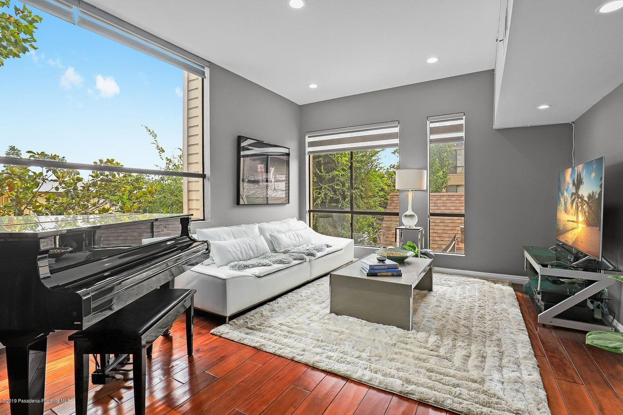 835 S Lucerne Blvd, #212