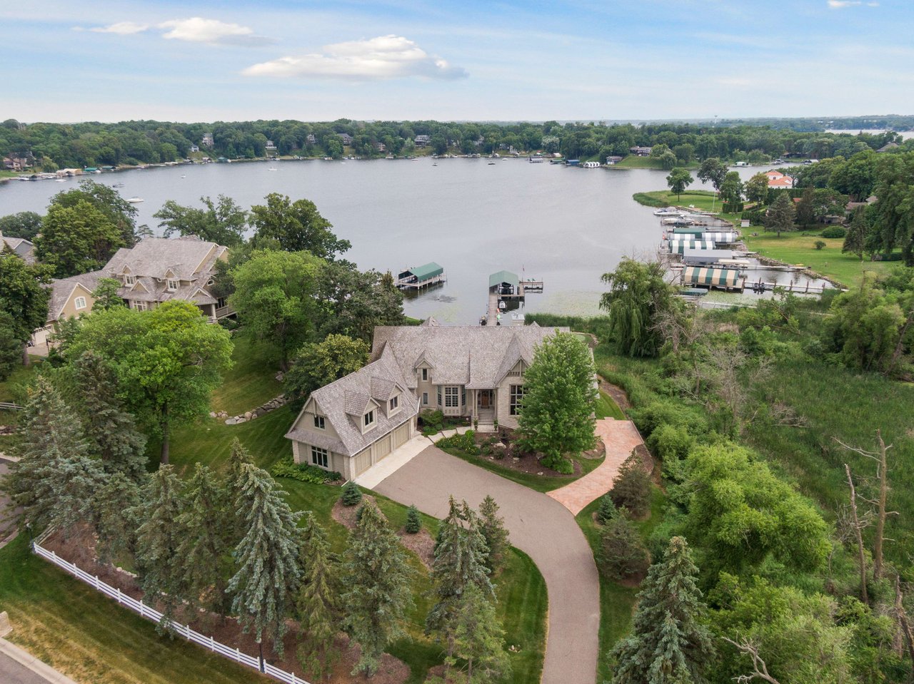 1006 Wildhurst Trl, Orono MN