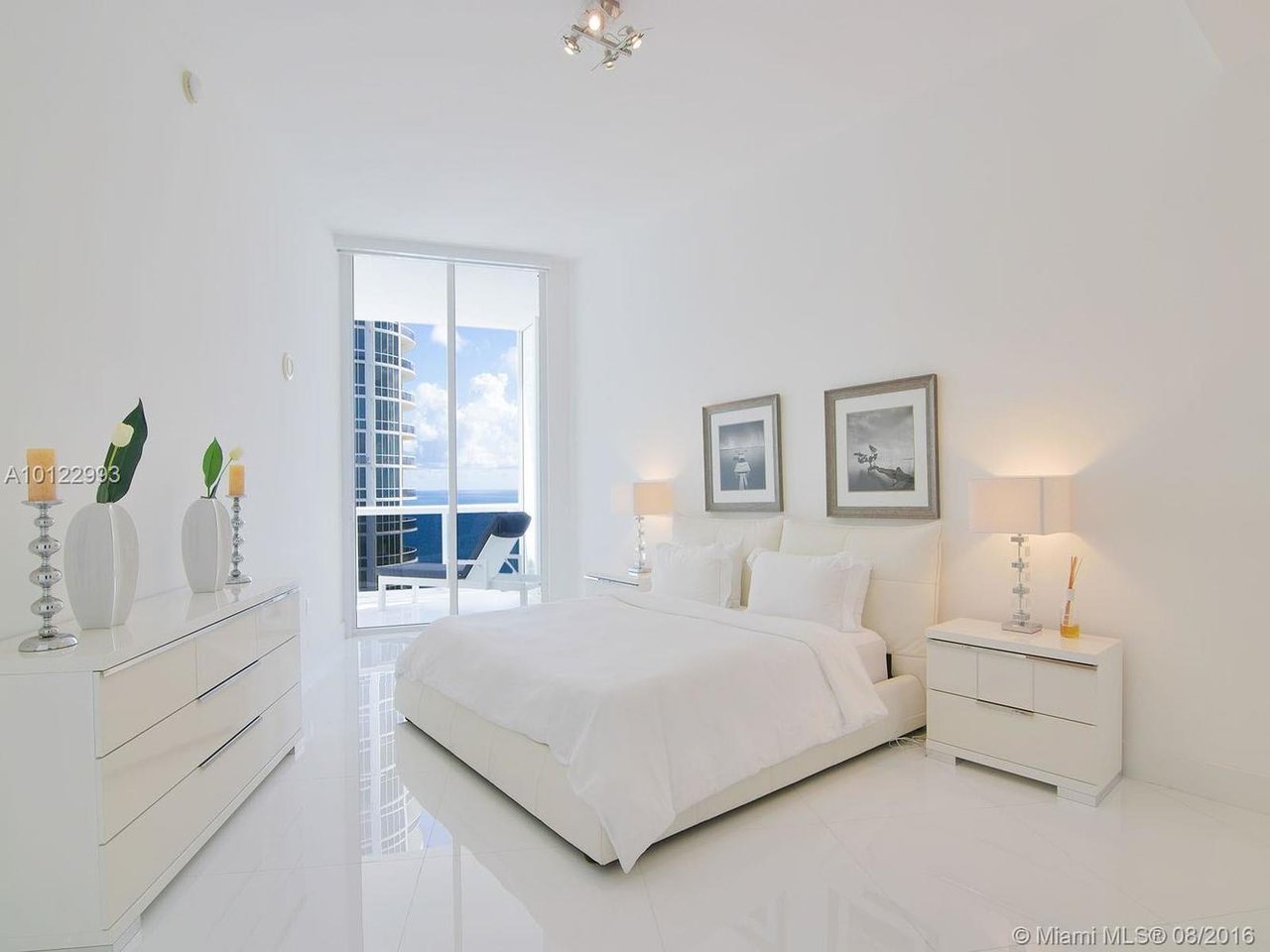 15811 Collins Avenue, #3303
