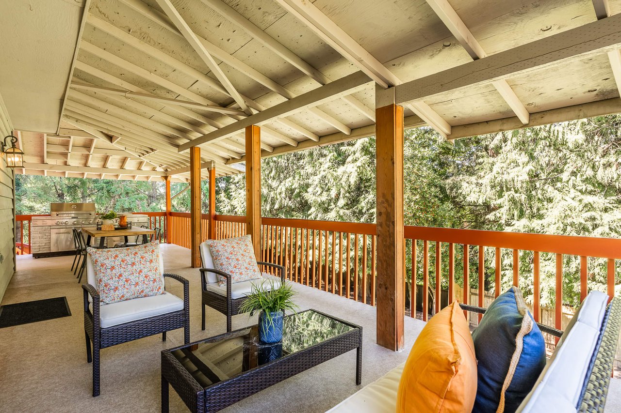 Spacious Duvall Residence