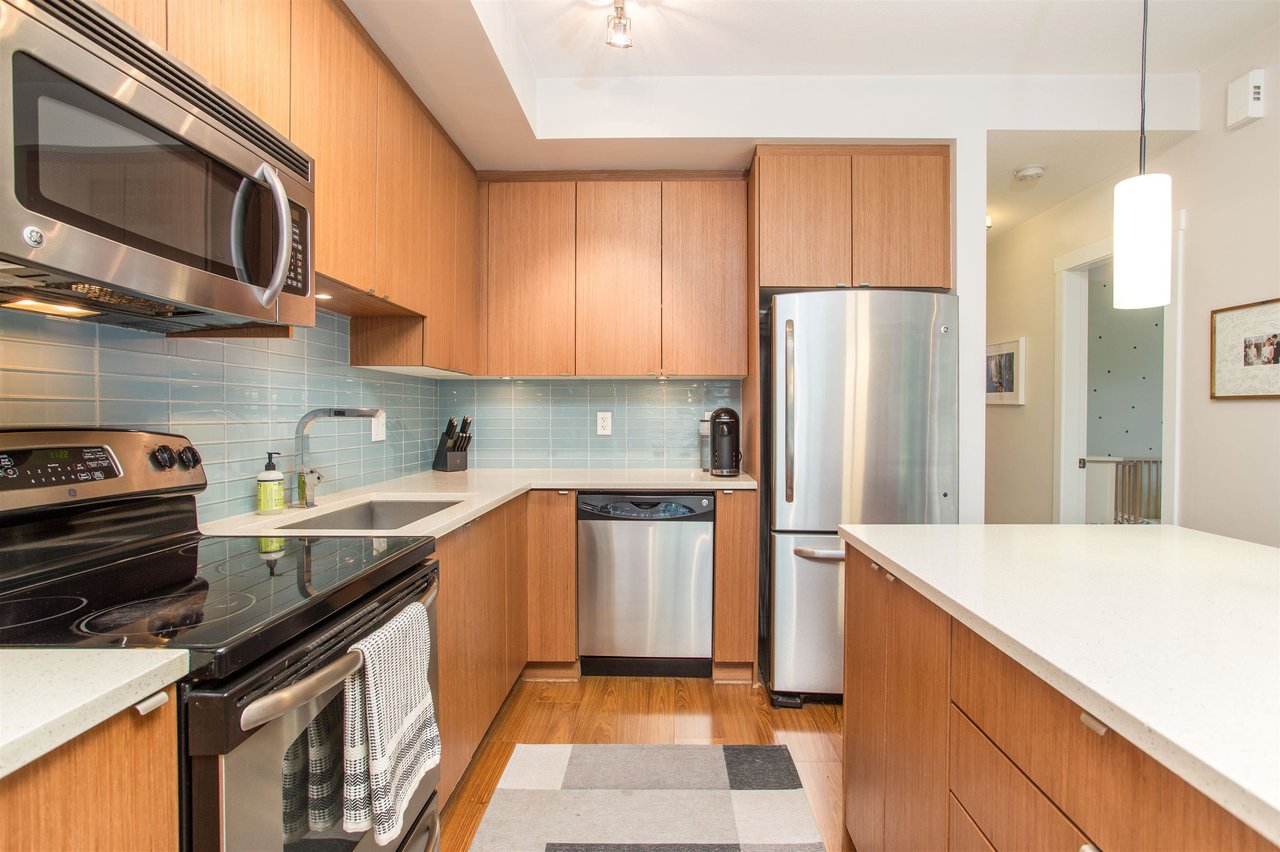 124-735 W 15th St