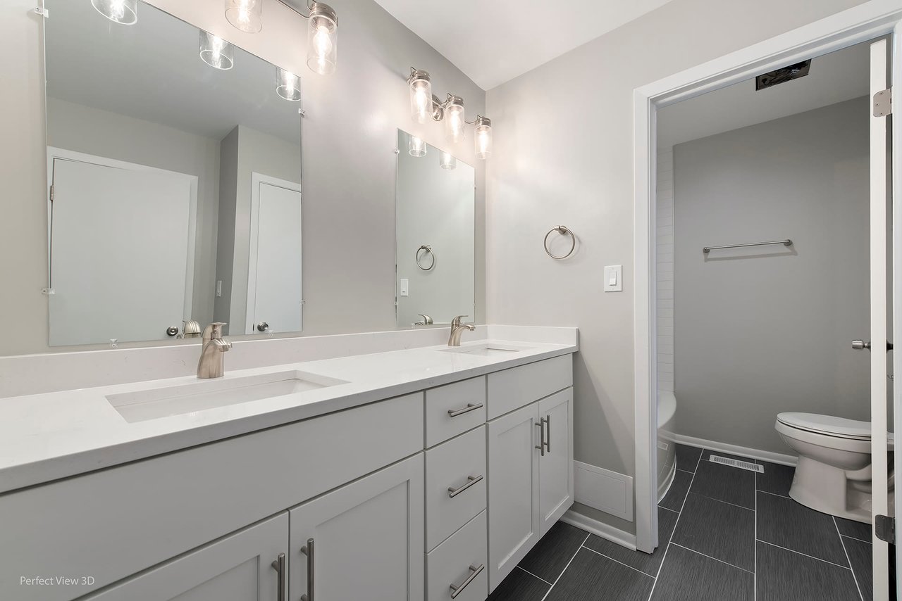 1506 Columbia Ct, Elk Grove Village, IL 60007