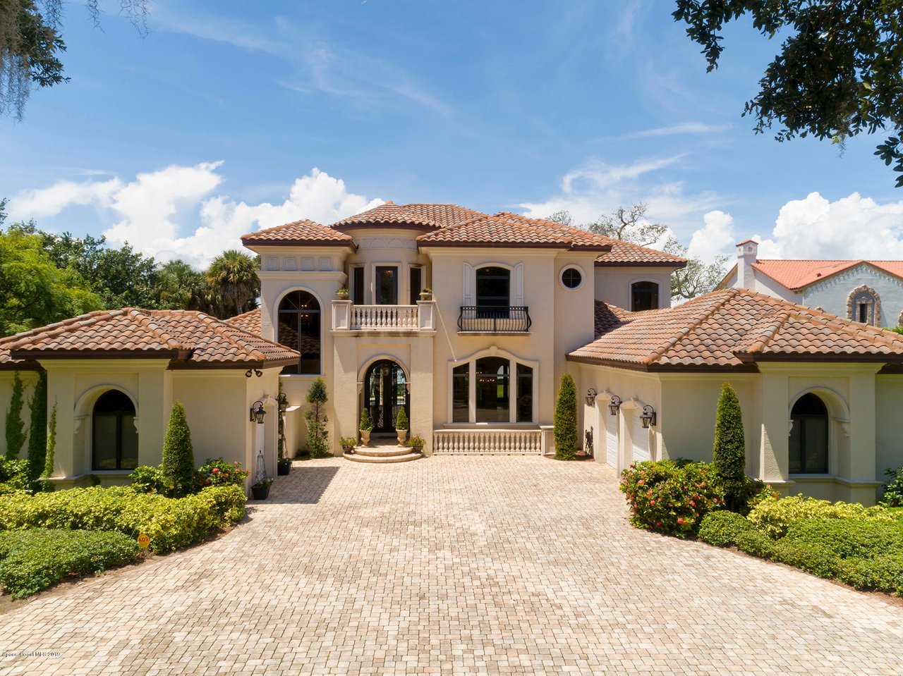 1020 N Riverside Drive