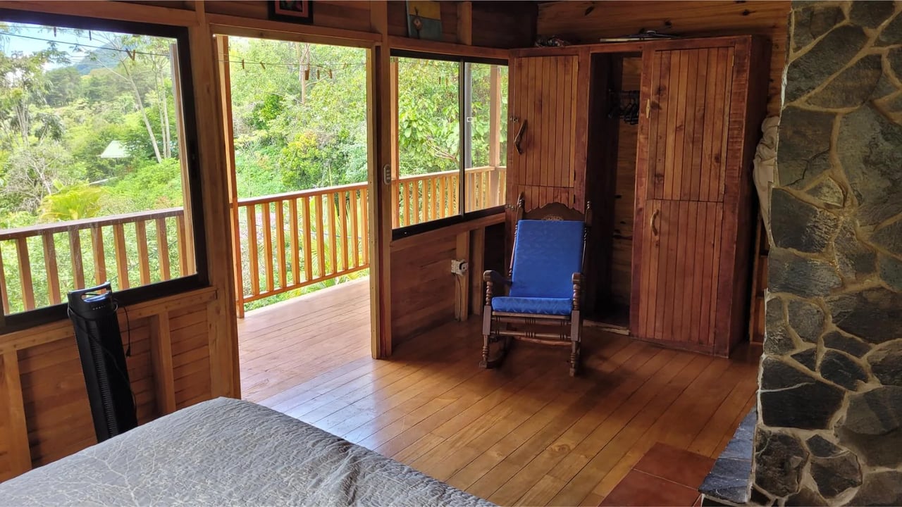 Mountain Retreat with Guest Cabin, Perez Zeledon, San Jose
