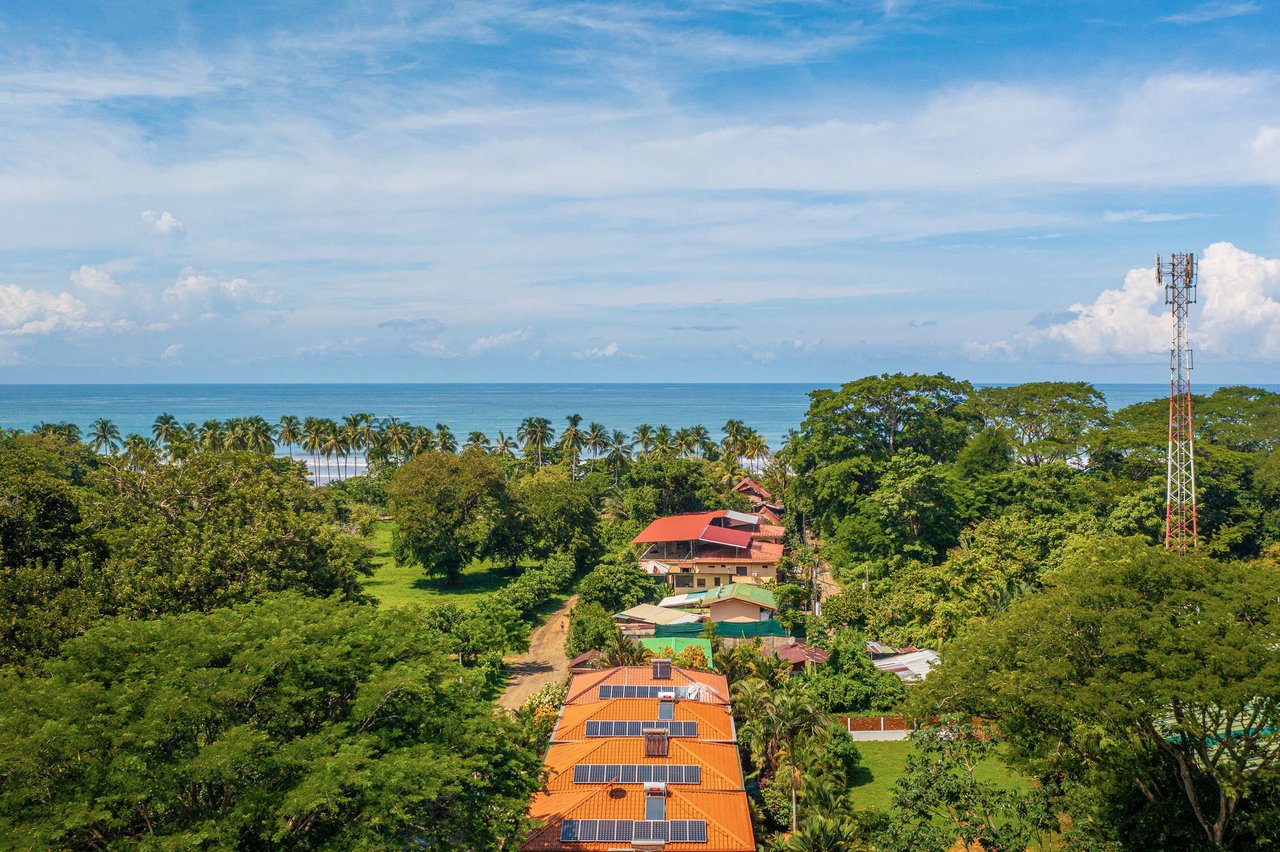 Villa del Sol: Steps To The Beach With A Private Pool