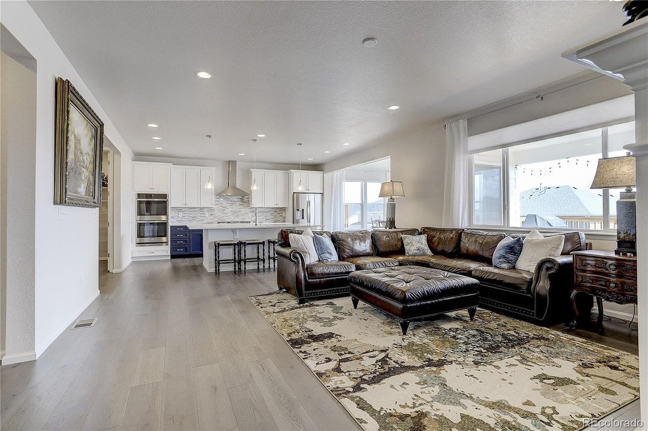 6898 Petunia Pl