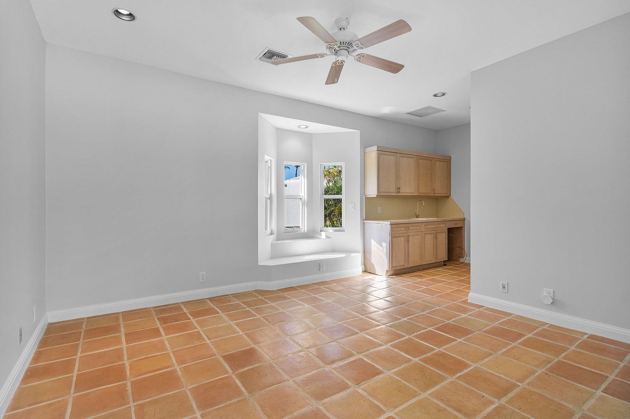 17170 Coral Cove