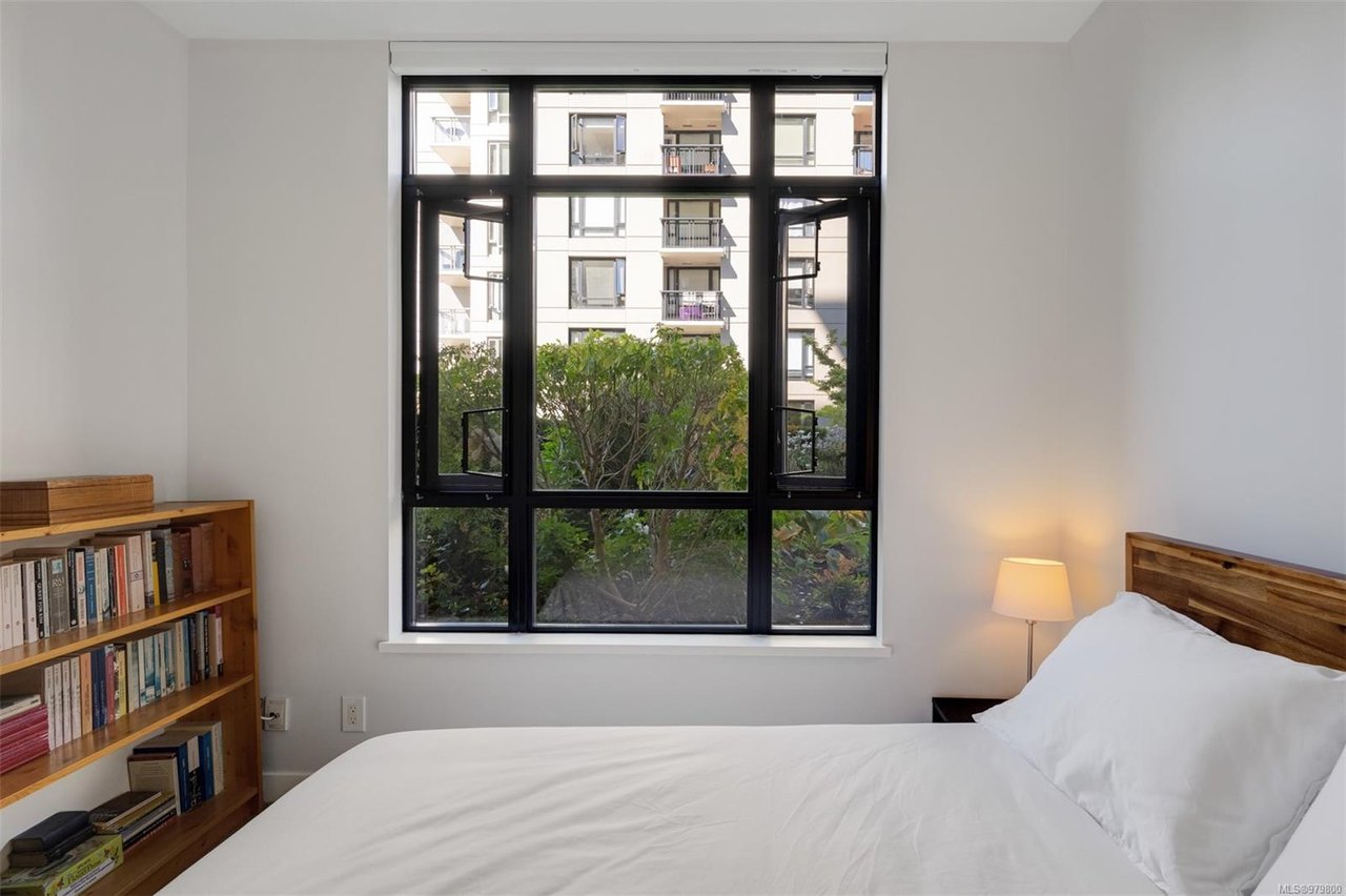 201-788 Humboldt St