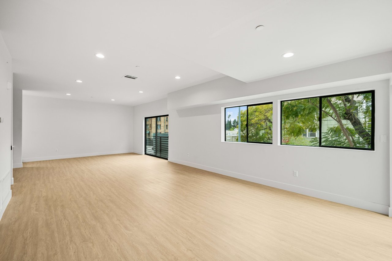 Hollywood Townhomes for Sale, 2 Units Remain