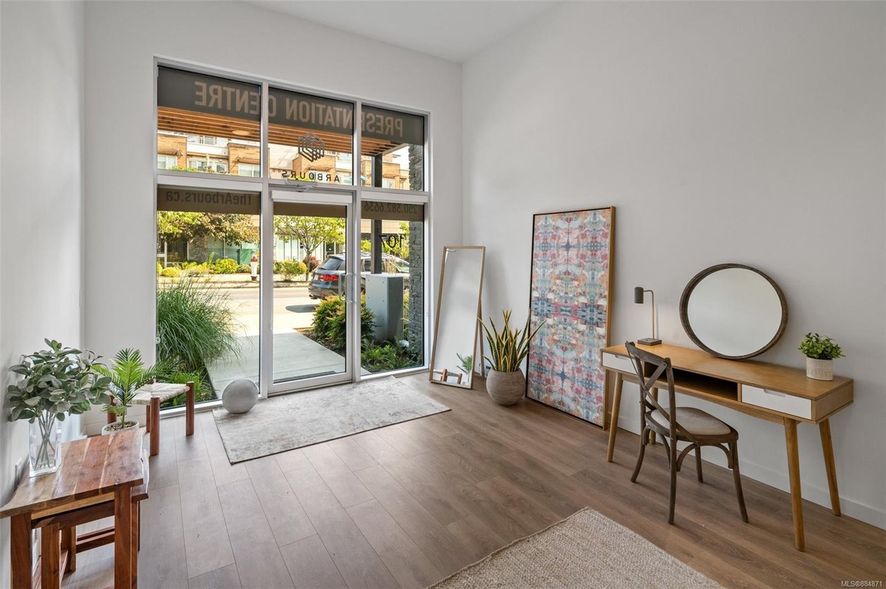 107-7162 West Saanich Rd, Central Saanich