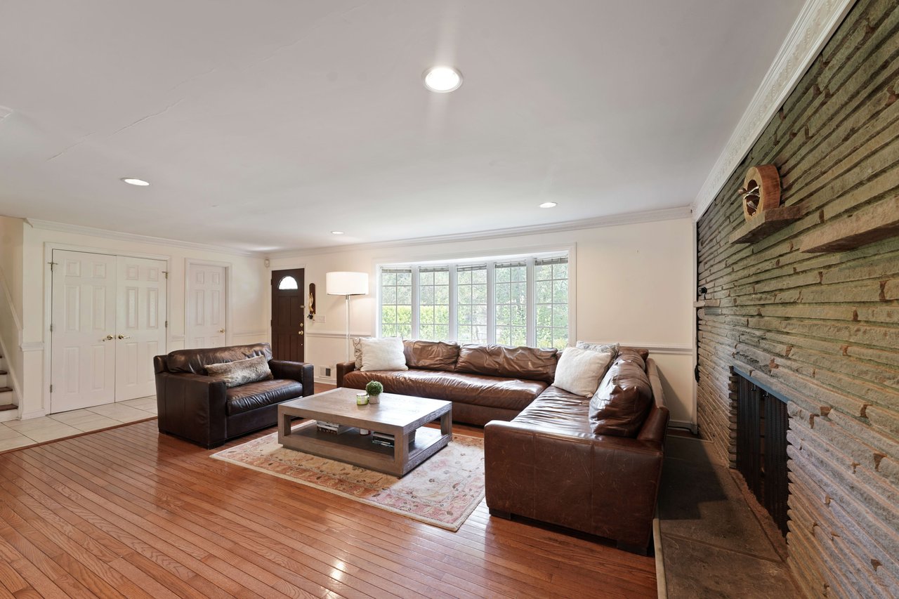 30 Silver Spring Rd