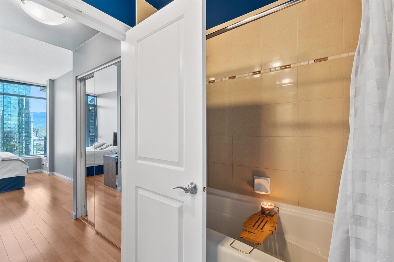 1004-1211 Melville Street, Vancouver