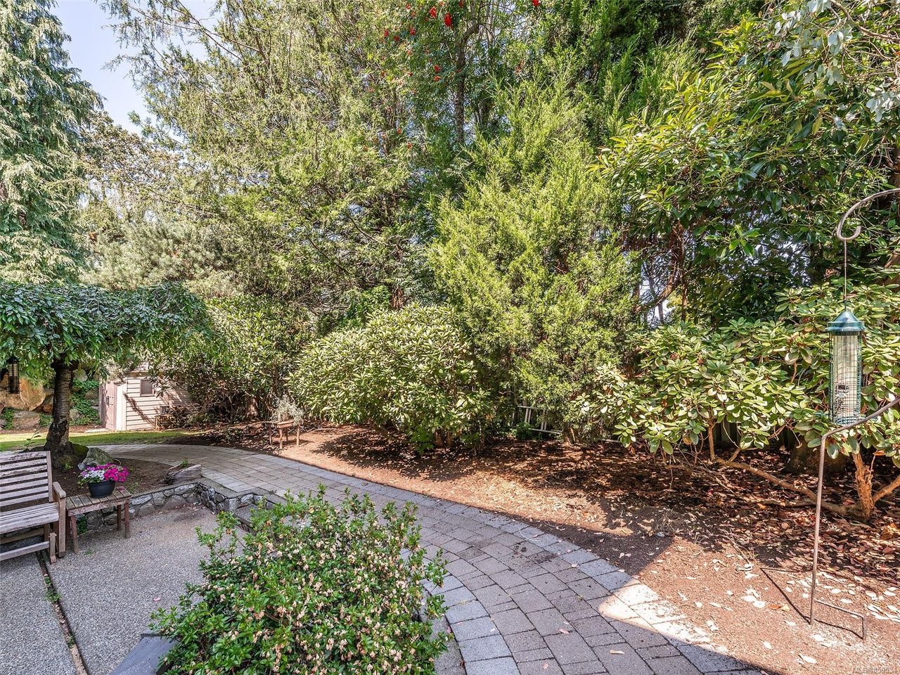 1238 Garry Oak Pl