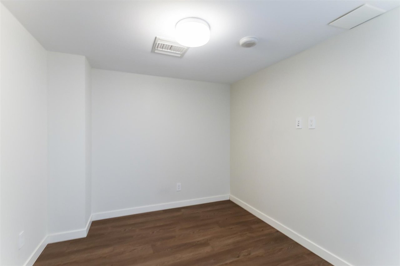 208-8238 Lord St