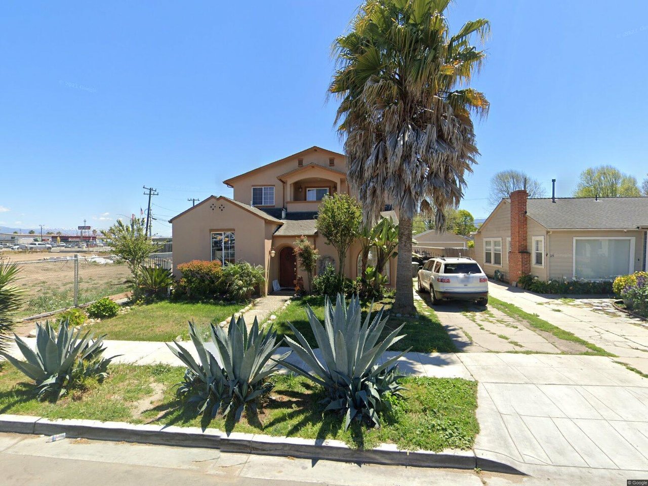 21 Alameda Ave