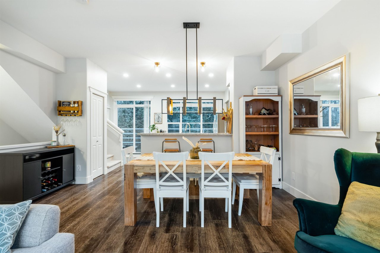 46-15405 31 Ave