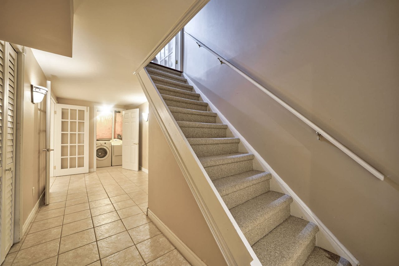 1405 Cedarglen Ct