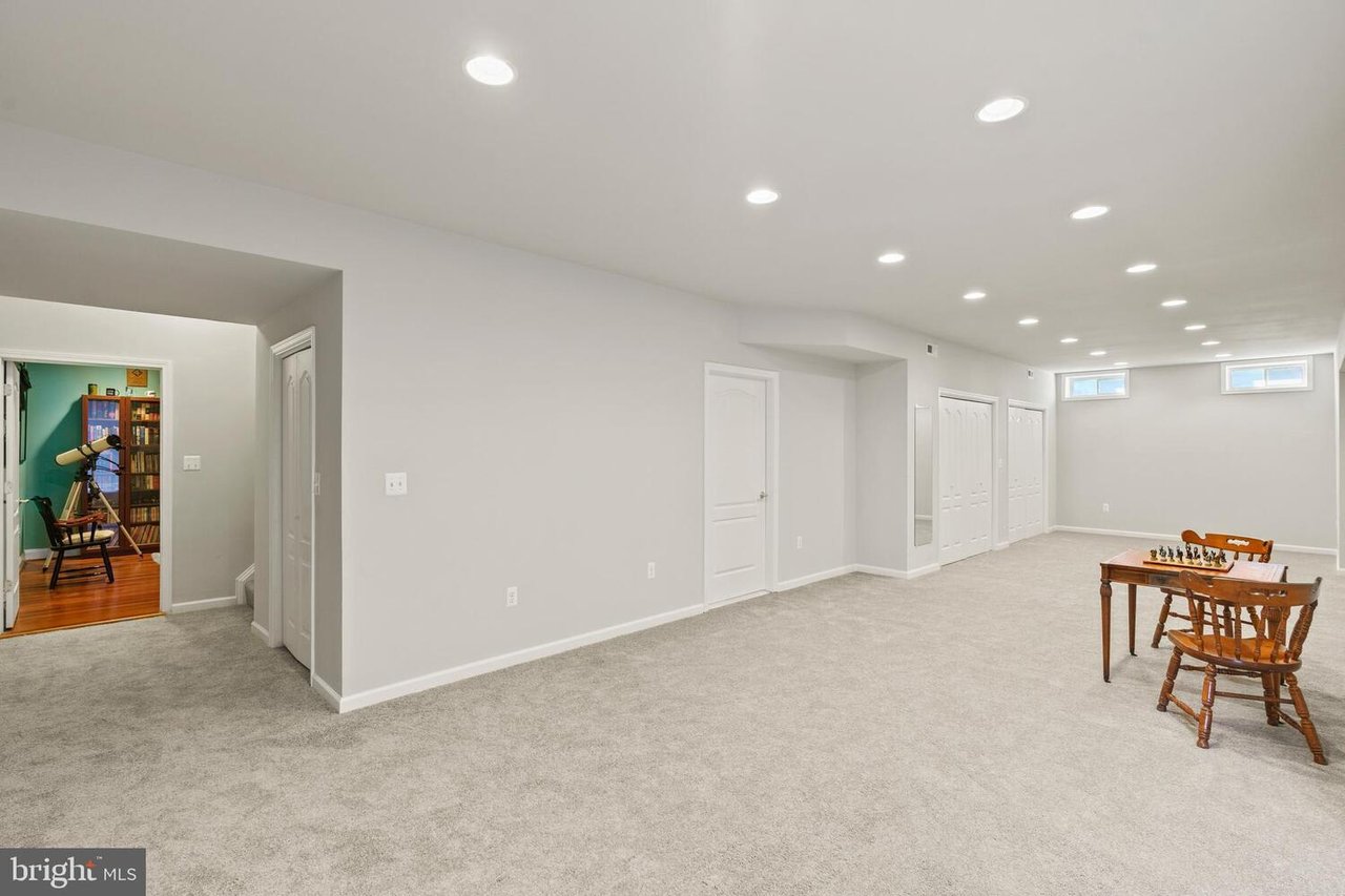 7318 Beechwood Dr