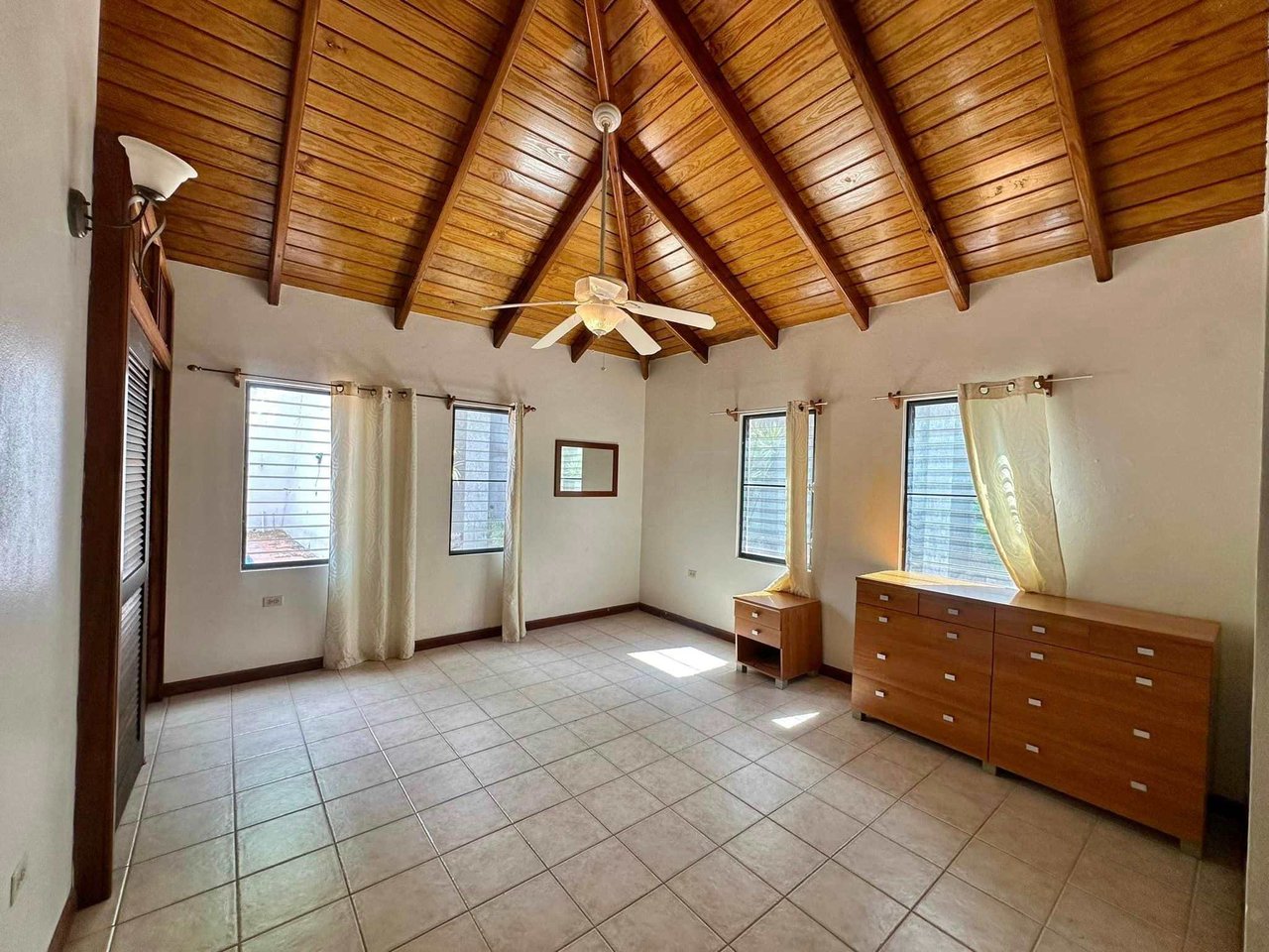 997 Jean Hill 3 Bedroom Apartment