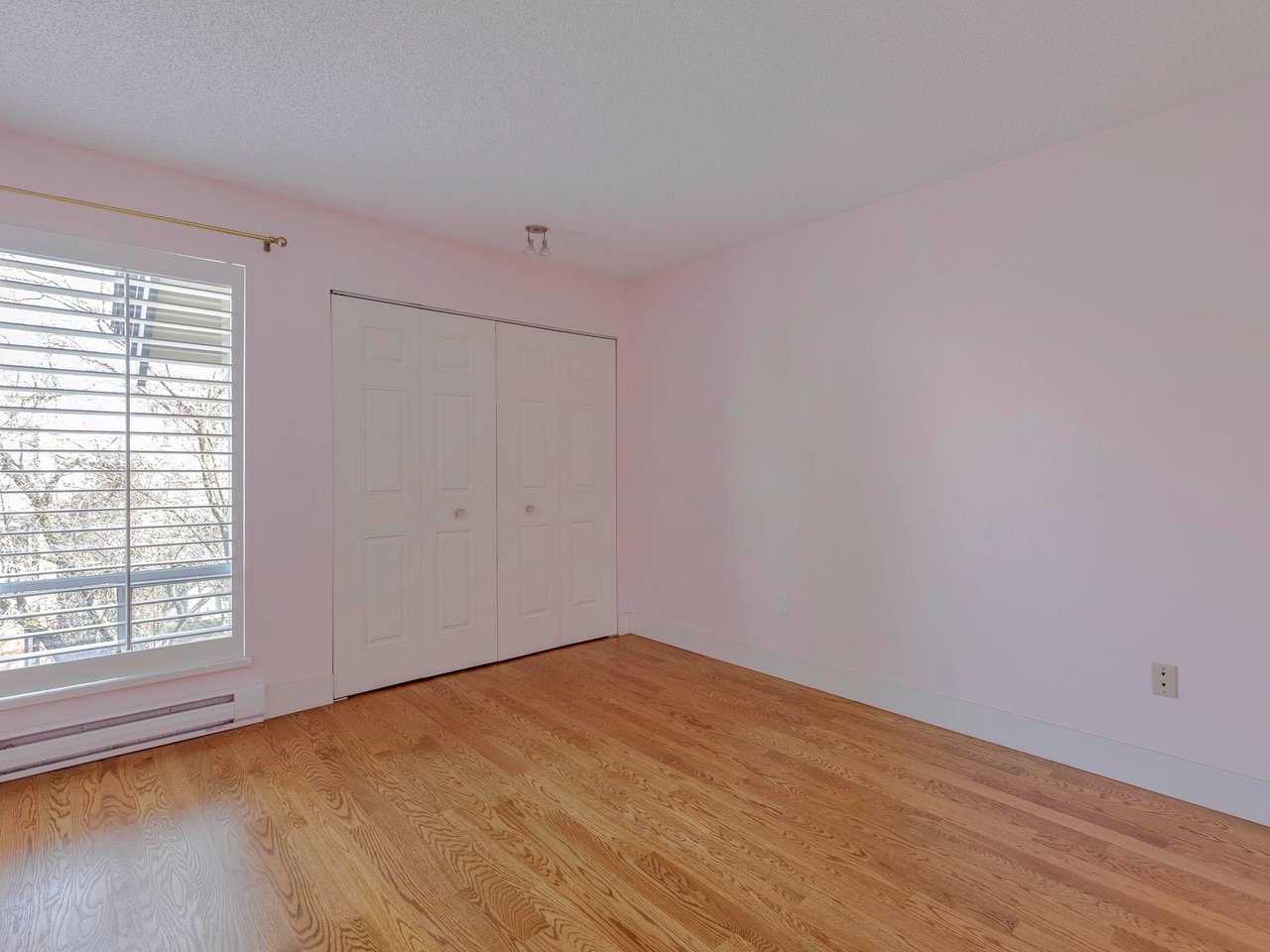 303-1100 W 7th Ave