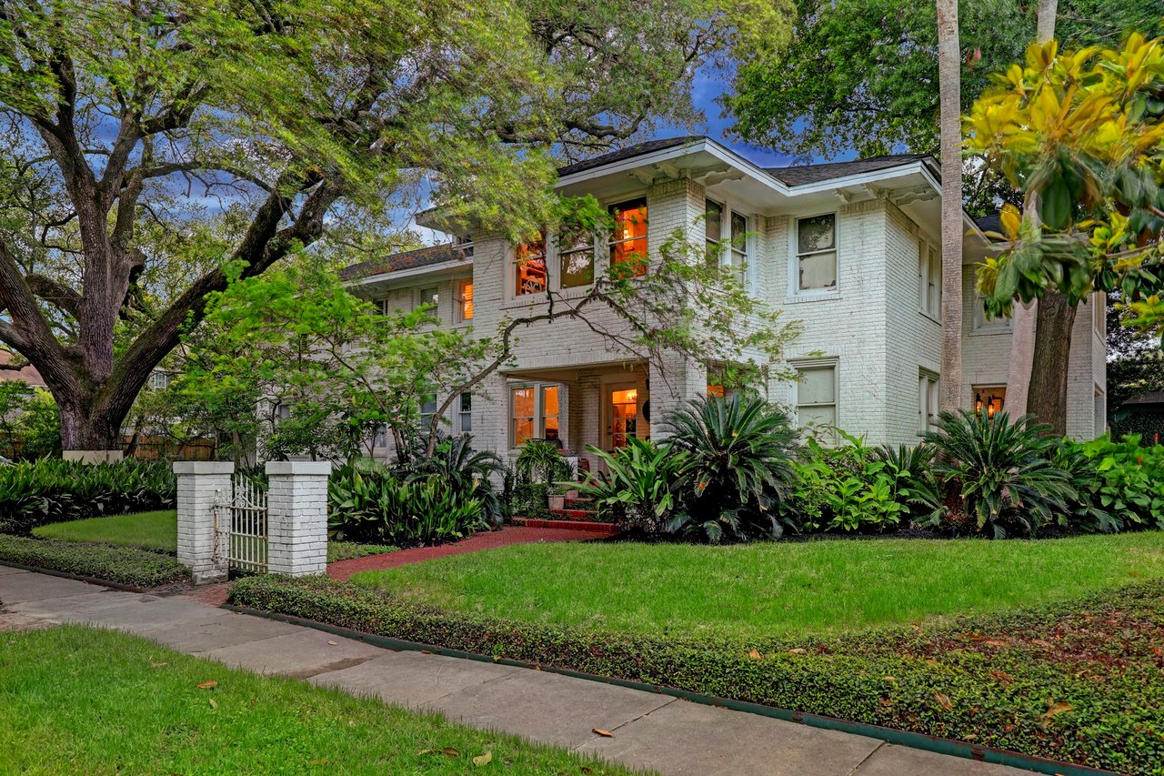 4 Extensive Private Estates