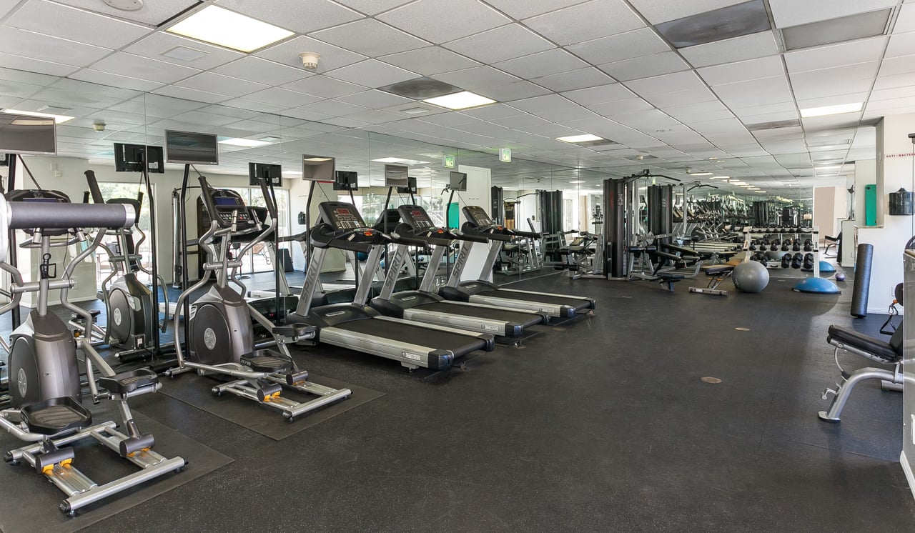 875 Comstock Avenue Unit 15D