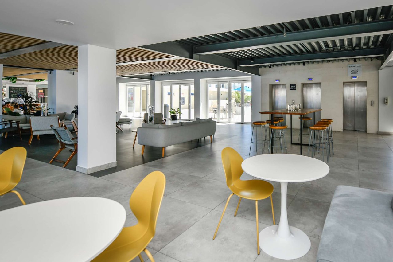 Harbour House 602 S