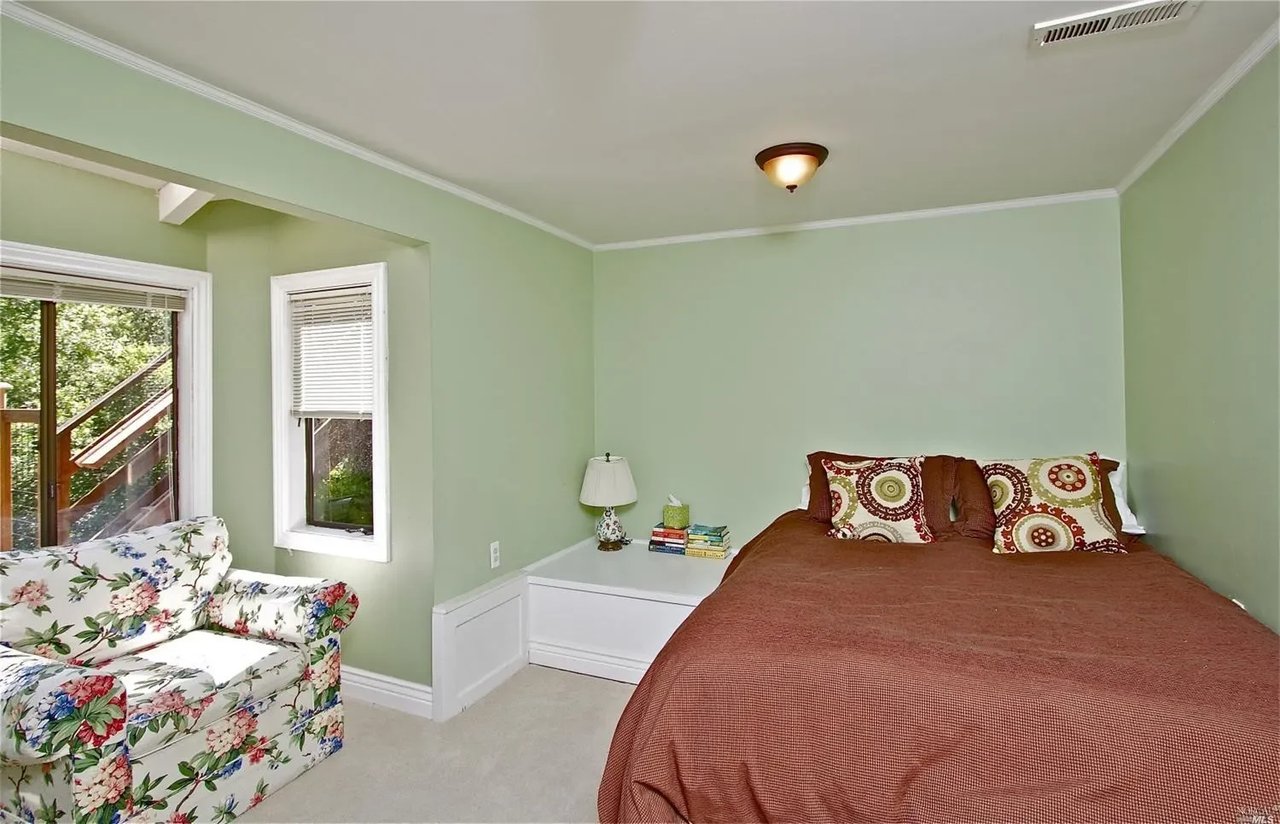 9 Berry Trail