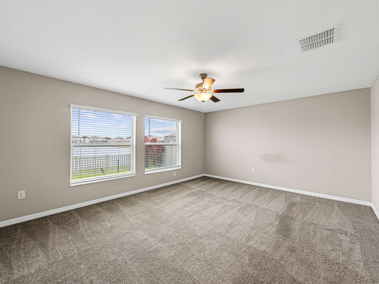 5474 LESLIE CANYON DR