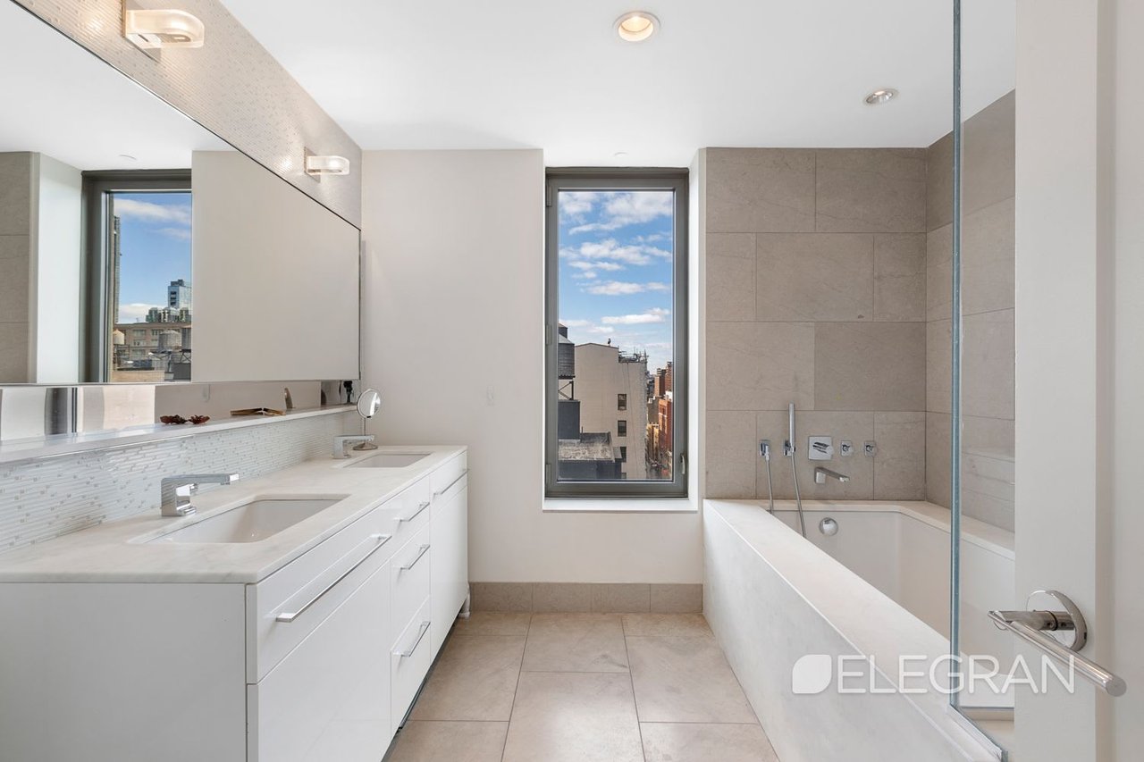 124 W 23rd St, #16A