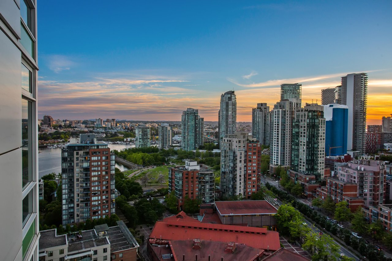 2706-1199 Marinaside Crescent, Vancouver