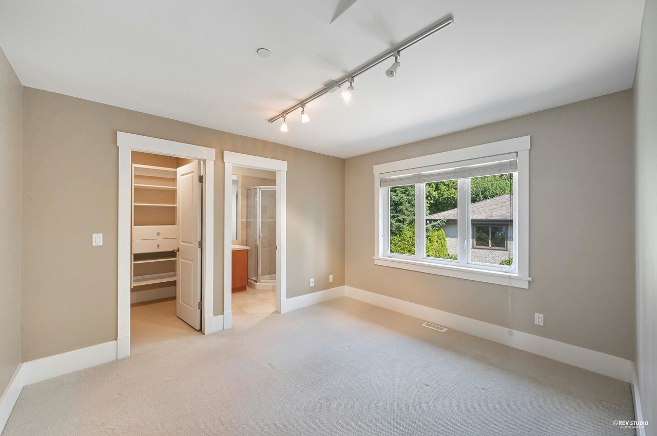 1141 Lawson Ave
