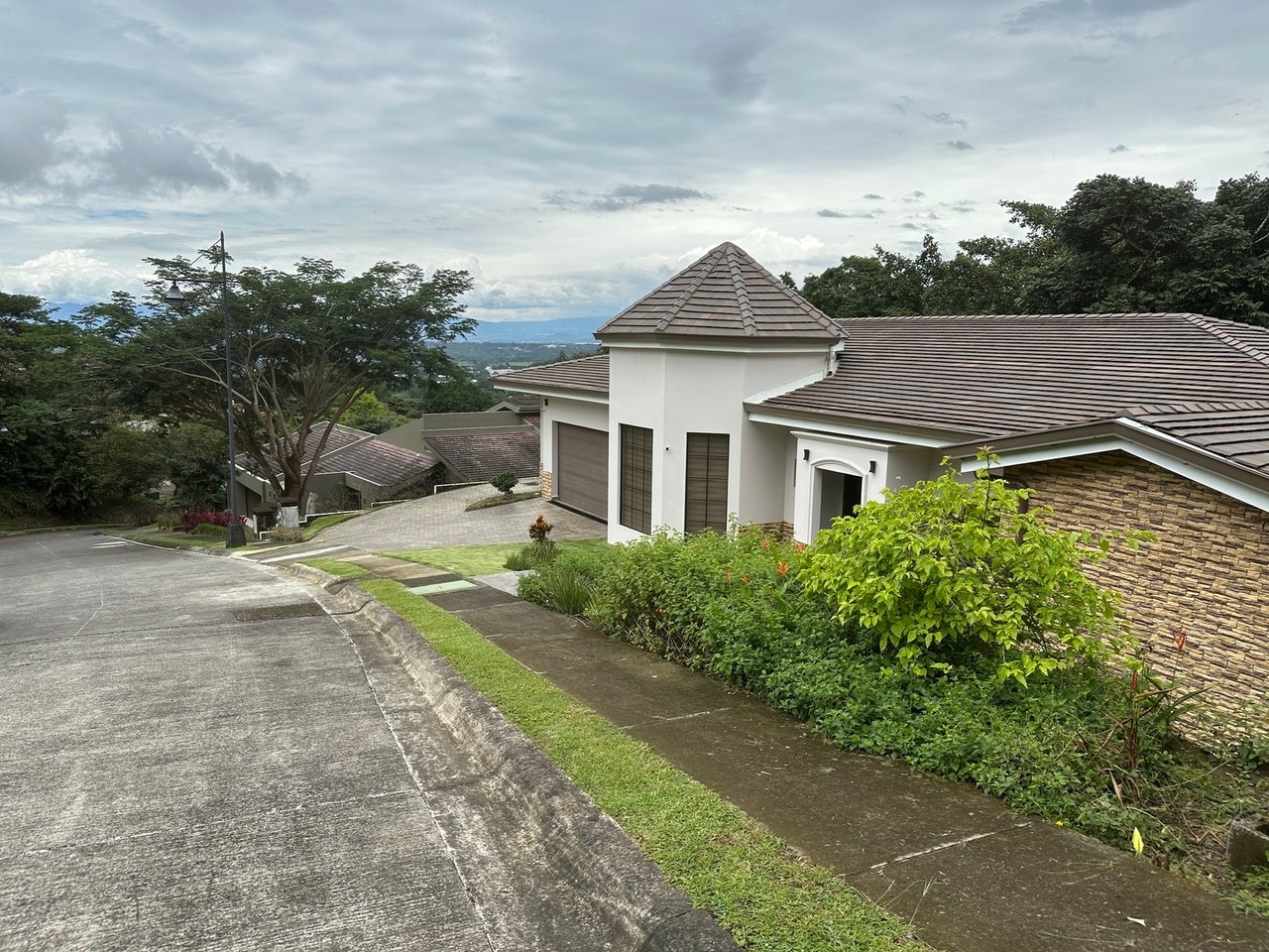 Single Level Gated Home, Ciudad Colon, San Jose