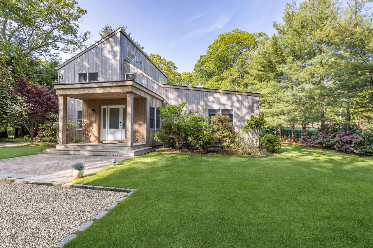  52 Ely Brook Road, East Hampton