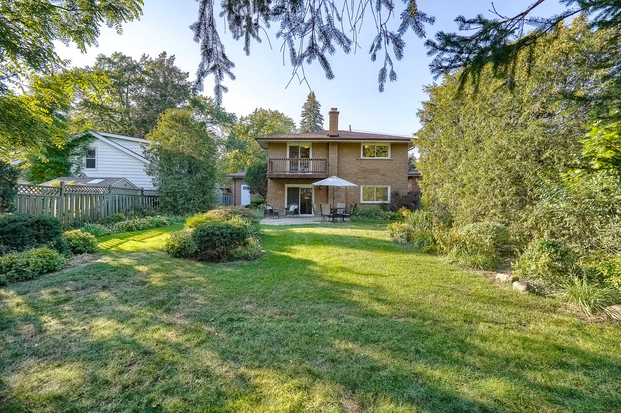 268 Mineola Rd E