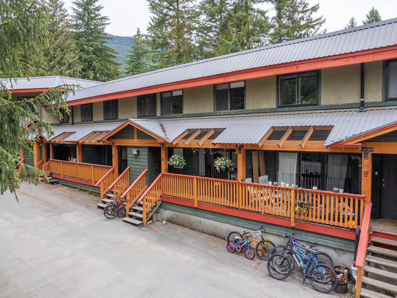 9-8100 Alpine Wy