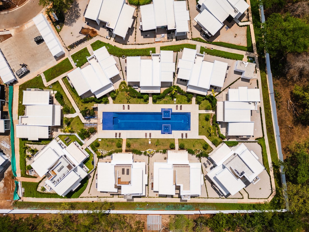 The Enclave | Ultra-Modern 3 Bedroom Villa Located Minutes From the Beach!