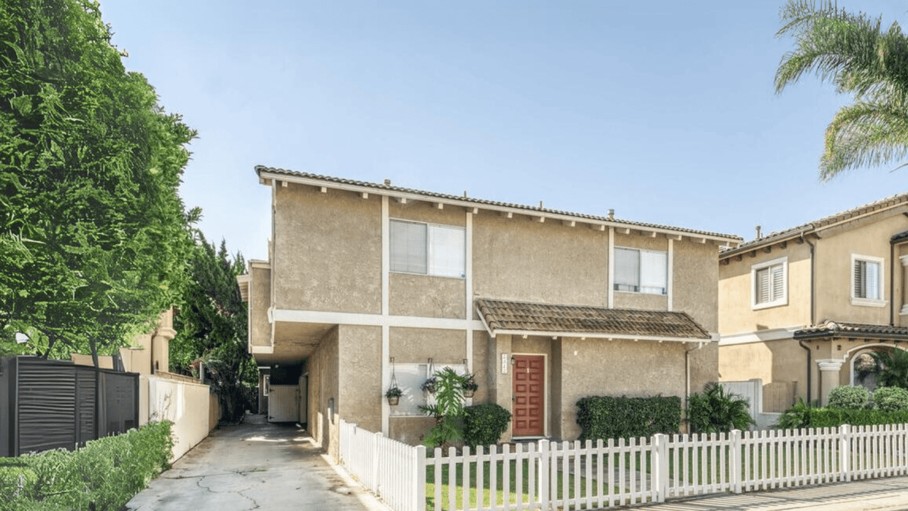A Charming Townhome in the Heart of Redondo Beach
